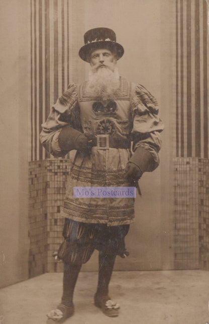 Military Postcard - Yeoman of The Guard  SW20213