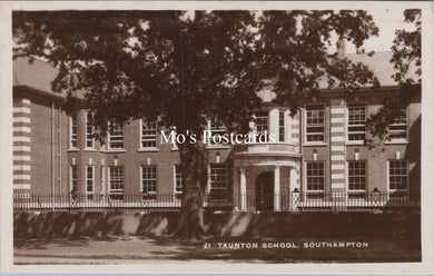 Hampshire Postcard - Taunton School, Southampton  SW17940