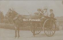 Load image into Gallery viewer, Animals Postcard - Horse and Carriage. Family Outing  SW17966
