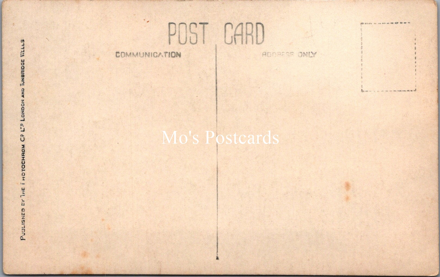 Royalty Postcard - T.M.The King & Queen Passing Selfridges SW18348