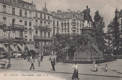 Vintage black and white photo of a city square with a statue and people walking around.
