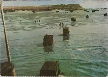 Military Postcard - Allied Reinforcements on a Beachhead in Normandy RR23446