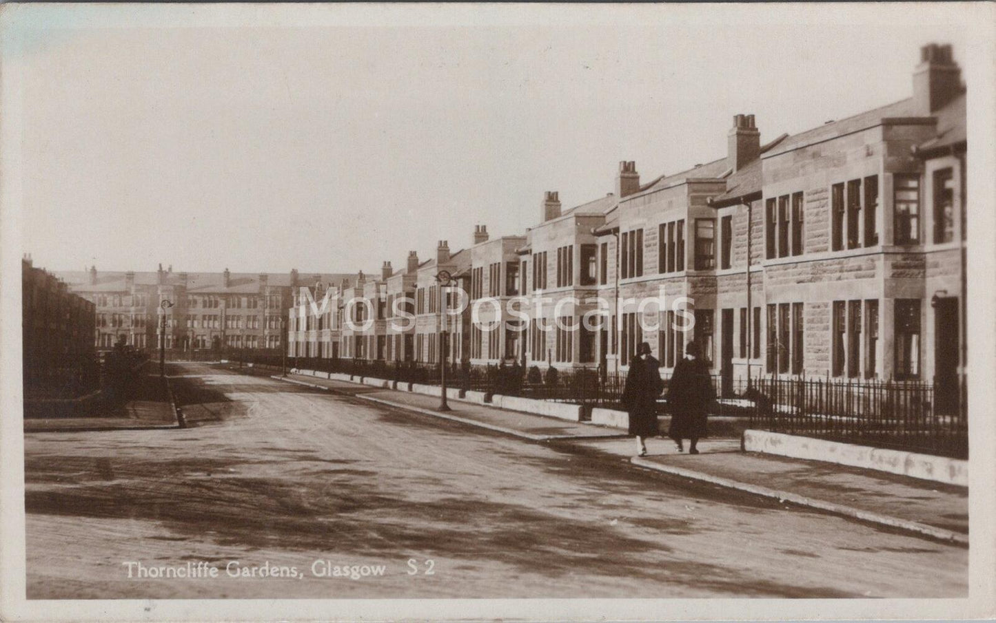 Lanarkshire Postcard: Thorncliffe Gardens Shawlands Glasgow Street View MB538