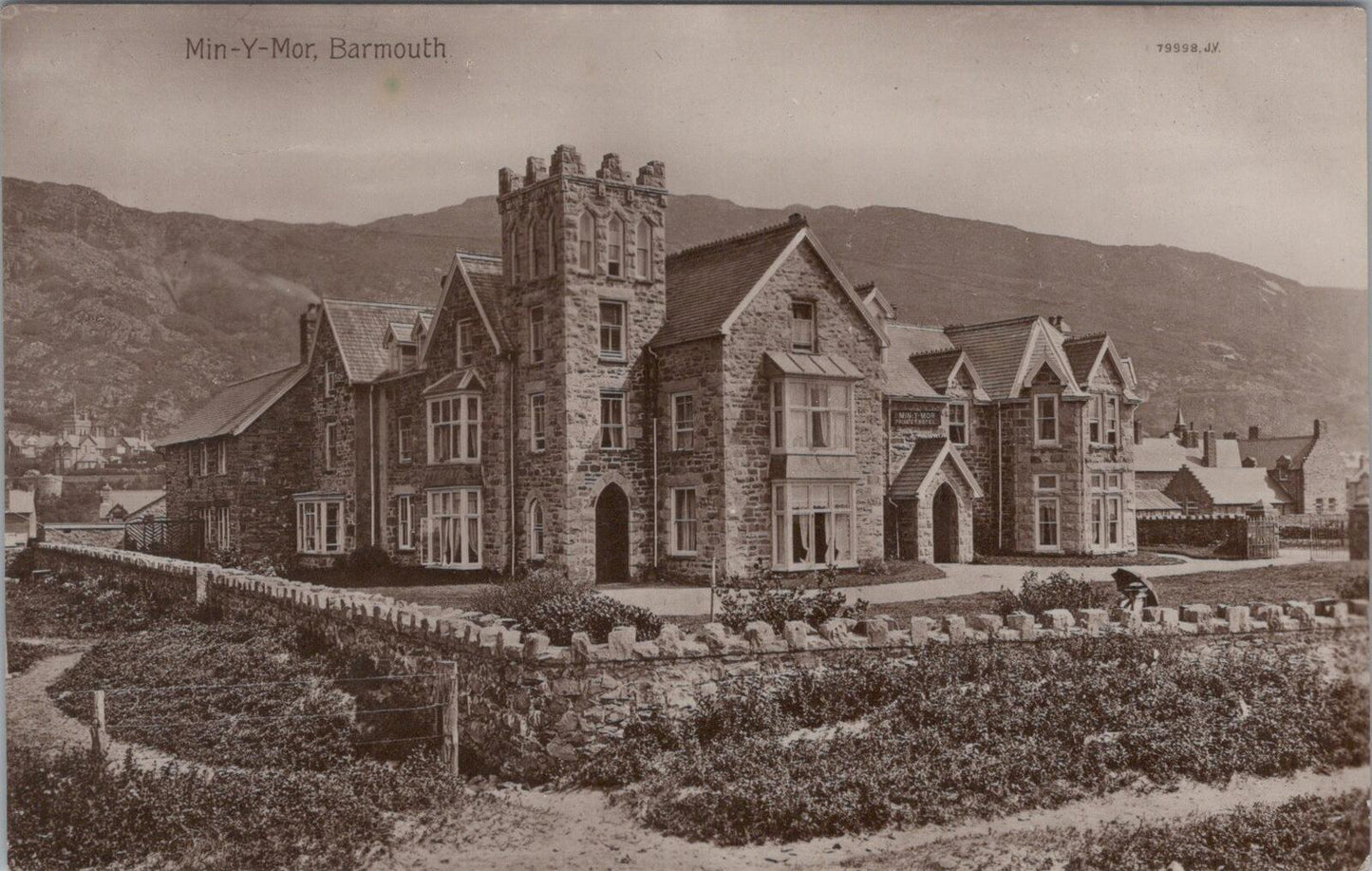 Merionethshire Postcard: Min-Y-Mor Private Hotel, Barmouth 1910’s  XT2560