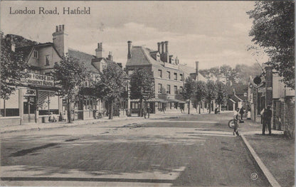 Hertfordshire Postcard: Hatfield London Road, Dray Horse Inn 1910  XT2572