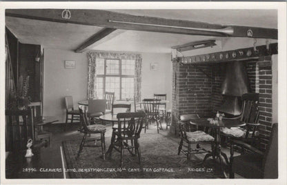 Sussex Postcard: Herstmonceux Cleavers Lyng 16th Cent Tea Cottage  XT2618