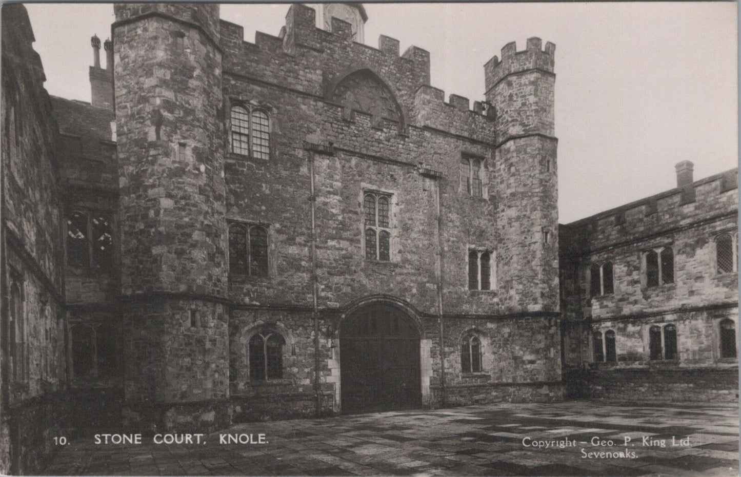 Kent Postcard: Sevenoaks Stone Court Knole House Palace Mansions  XT2917