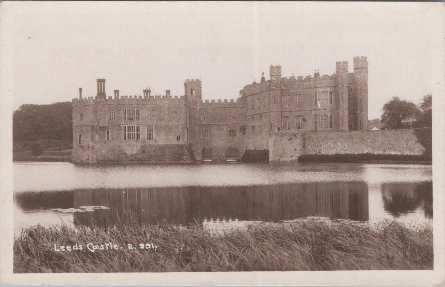 Kent Postcard: Leeds Castle Maidstone Moated Palace View 1930s RPPC XT2924