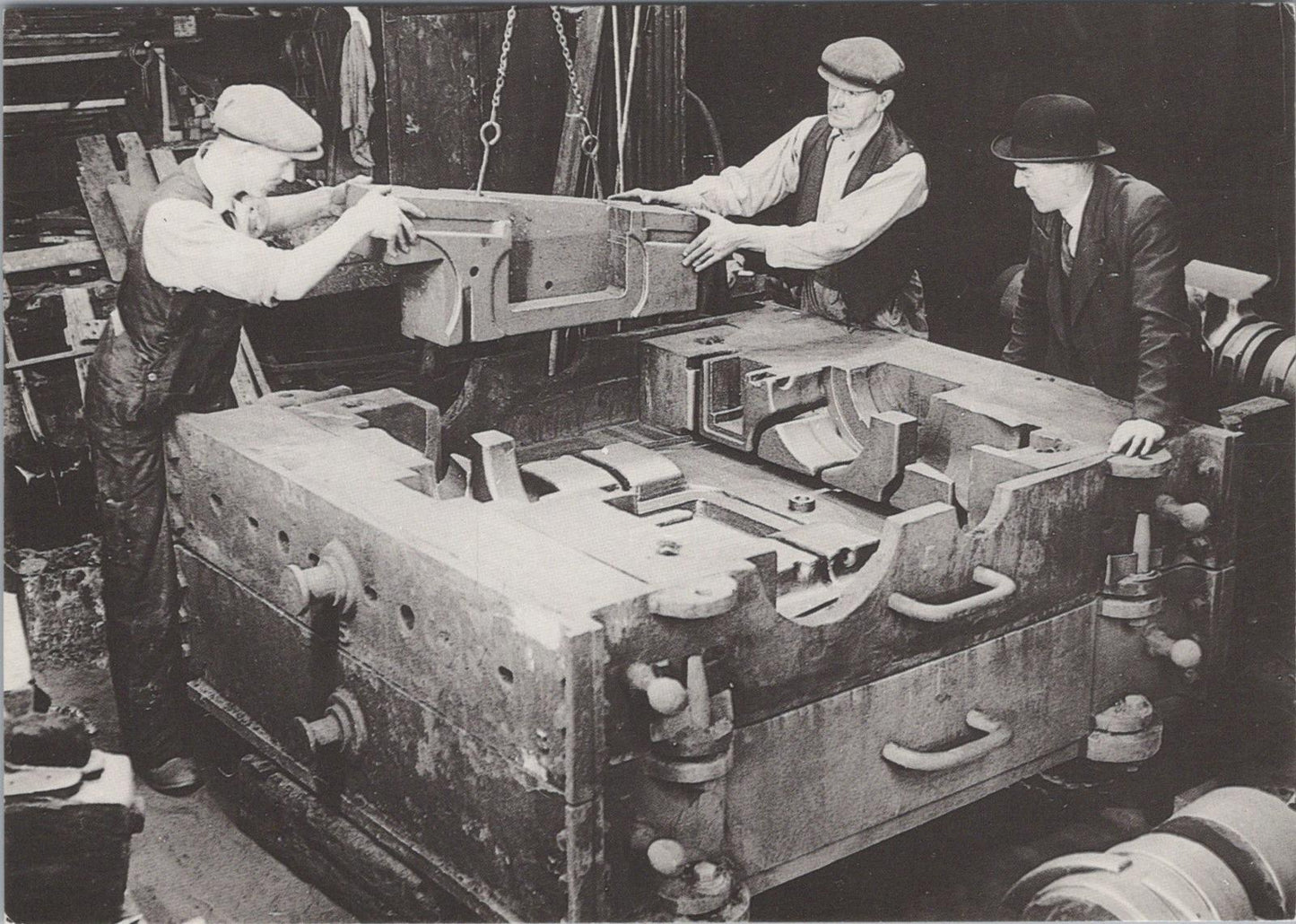 Hampshire Postcard - Iron Foundry, Eastleigh Locomotive Works abt 1947 - RR23549