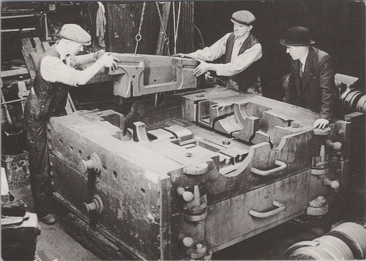 Hampshire Postcard - Iron Foundry, Eastleigh Locomotive Works abt 1947 - RR23549