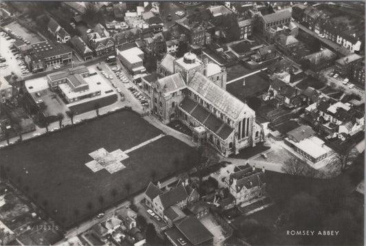 Hampshire Postcard - Aerial View of Romsey Abbey   RR23589