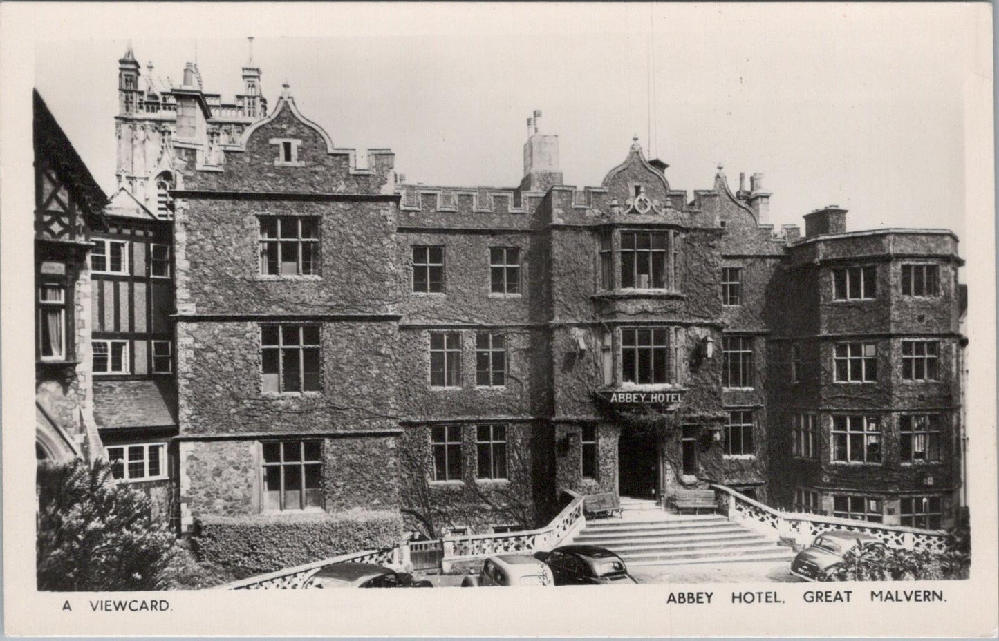 Worcestershire Postcard: Abbey Hotel Great Malvern Priory Gatehouse View XT3011