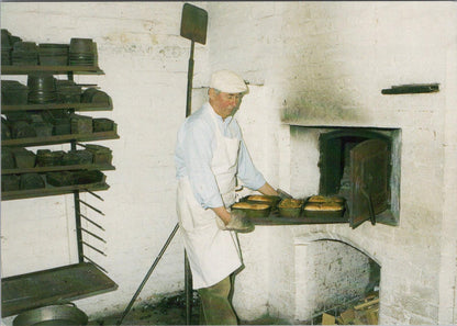 West Midlands Postcard: Black Country Museum Dudley Baker Bread Oven RR23712