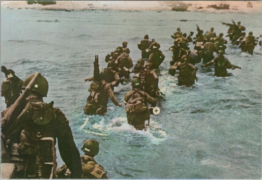 France Postcard: Normandy Landings D-Day US Troops Utah Beach Infantry RR23719