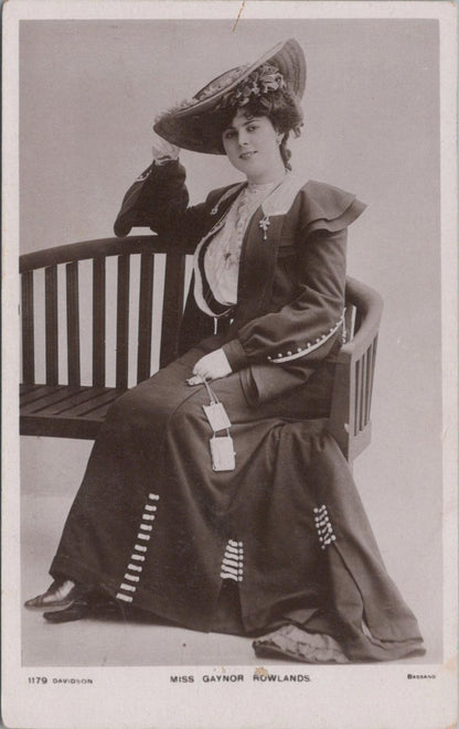 Theatrical Postcard - English Actress Miss Gaynor Rowlands  XT402