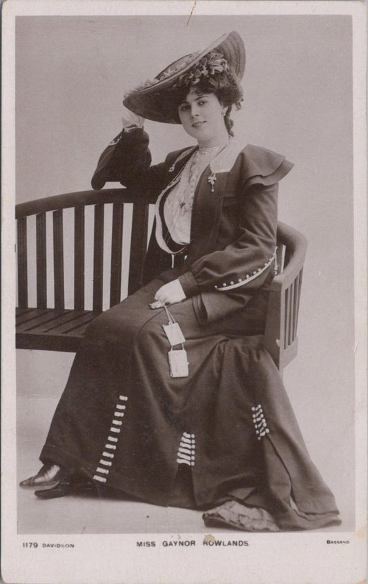Theatrical Postcard - English Actress Miss Gaynor Rowlands  XT402