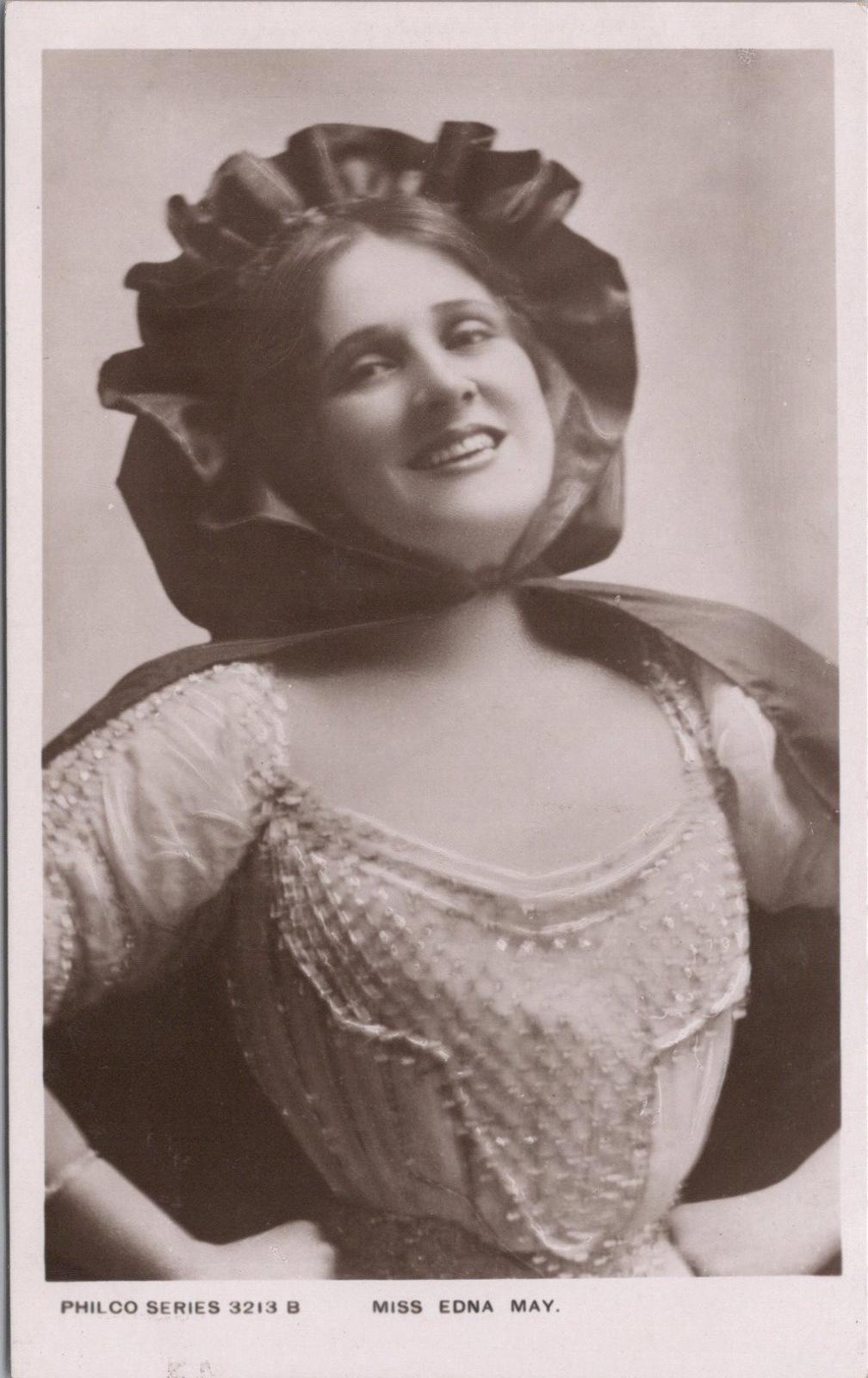 Theatrical Postcard - American Actress and Singer Edna May  XT404