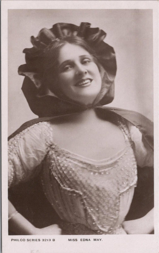 Theatrical Postcard - American Actress and Singer Edna May  XT404