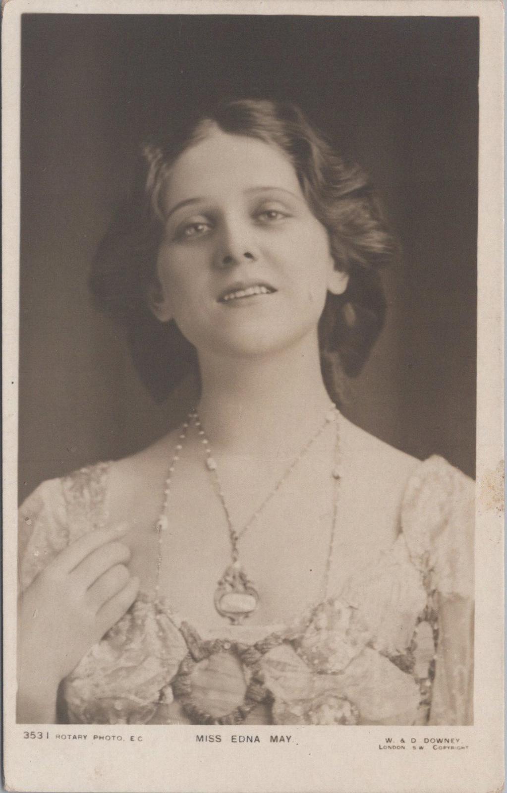 Theatrical Postcard - American Actress and Singer Edna May  XT406