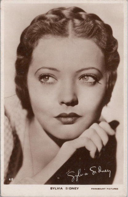 Theatrical Postcard - American Hollywood Actress and Singer Sylvia Sidney XT411