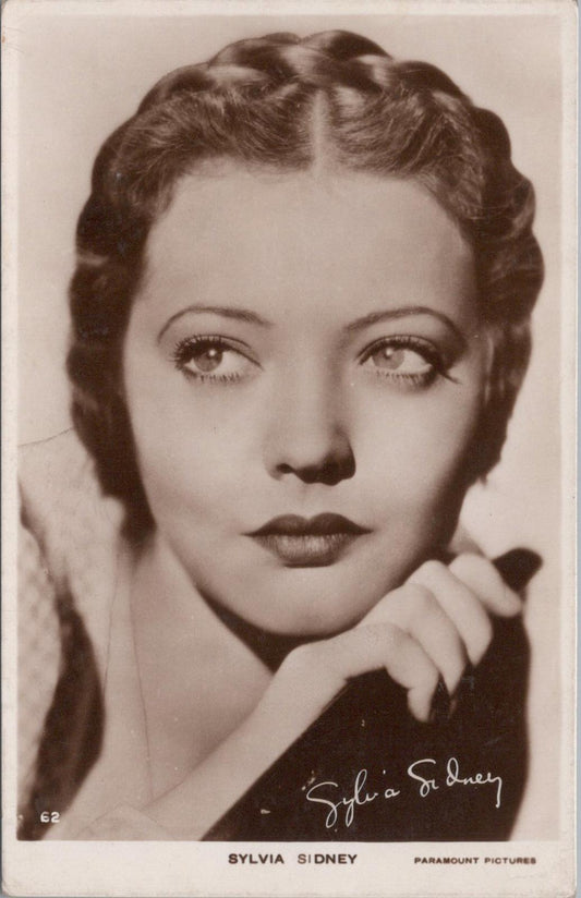 Theatrical Postcard - American Hollywood Actress and Singer Sylvia Sidney XT411