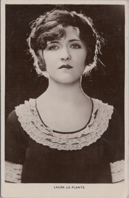 Theatrical Postcard - Laura La Plante, American Silent Film Actress  XT413