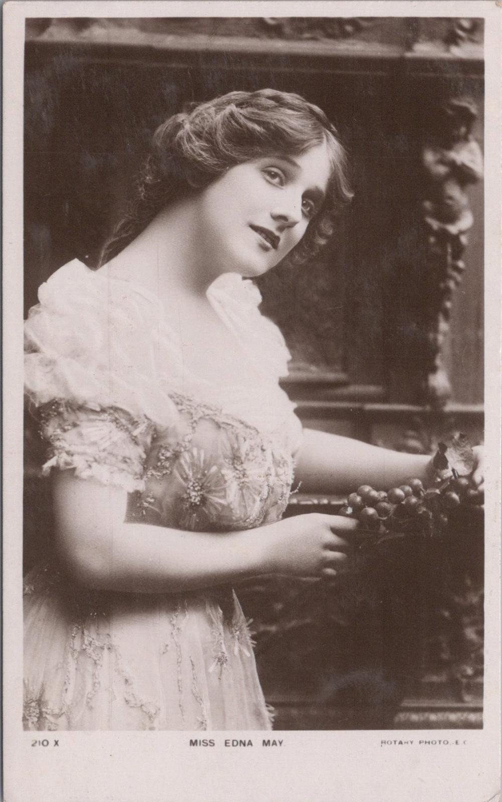 Theatrical Postcard - Edna May, American Actress, Edwardian Musical Stage XT419