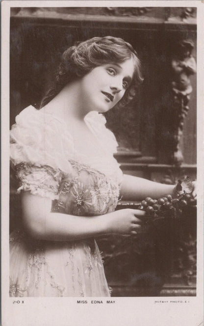 Theatrical Postcard - Edna May, American Actress, Edwardian Musical Stage XT419
