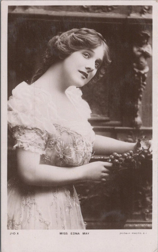 Theatrical Postcard - Edna May, American Actress, Edwardian Musical Stage XT419