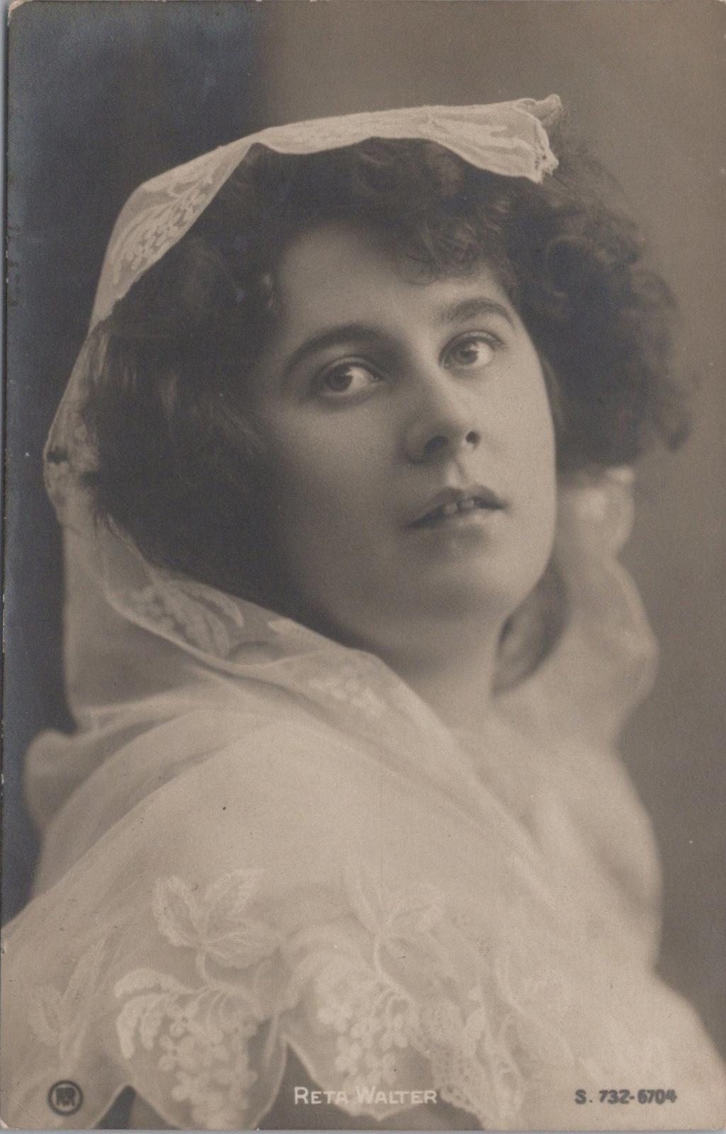 Theatrical Postcard - Reta Walter, German Actress and Singer   XT428