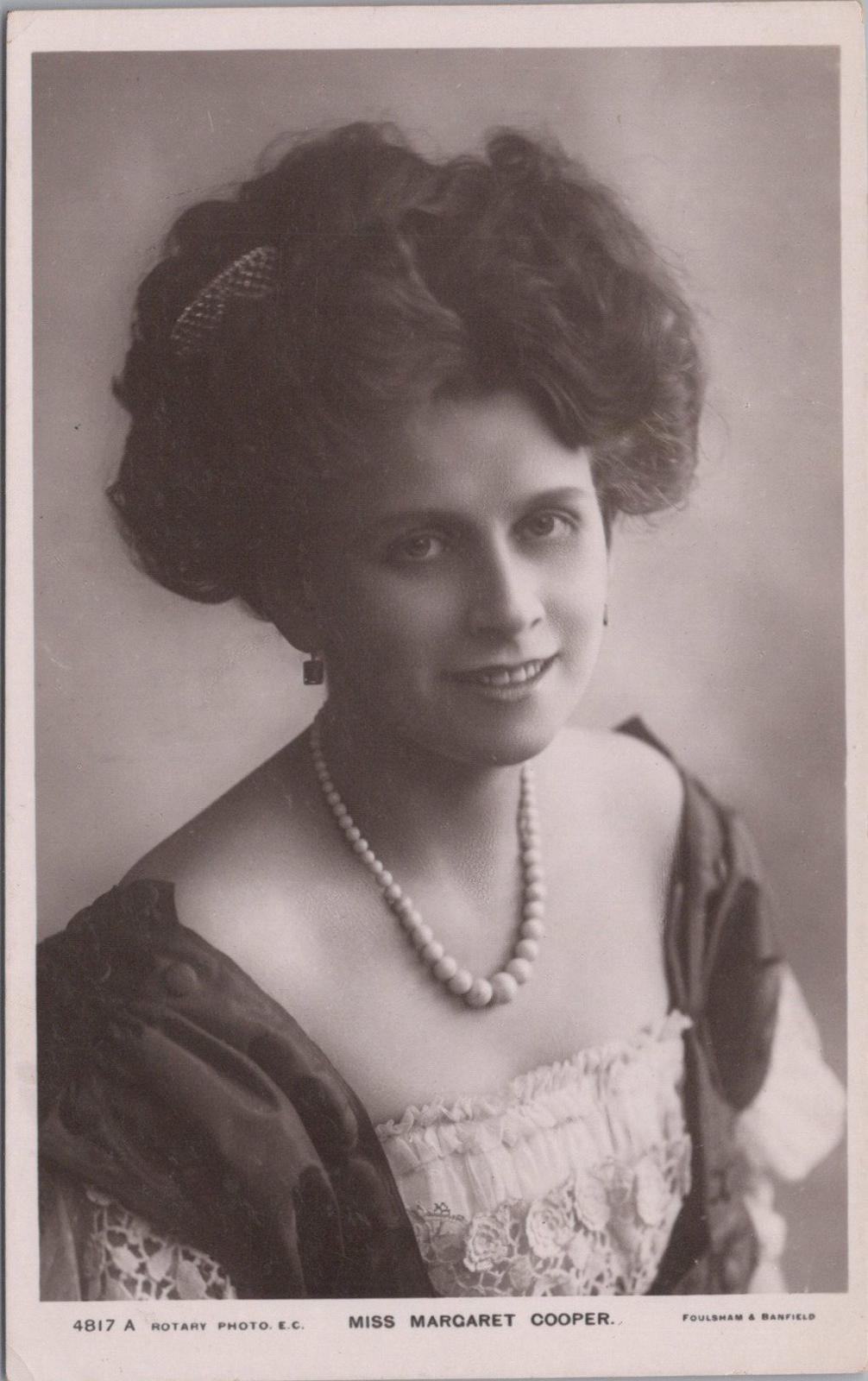 Theatrical Postcard -Margaret Cooper, Edwardian English Actress and Singer XT434