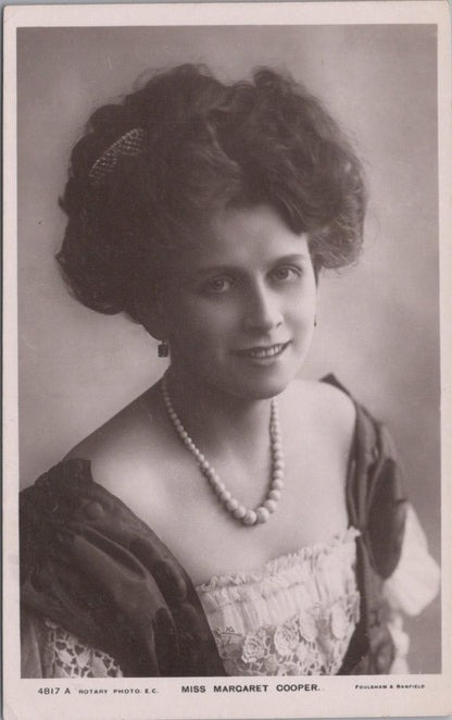 Theatrical Postcard -Margaret Cooper, Edwardian English Actress and Singer XT434