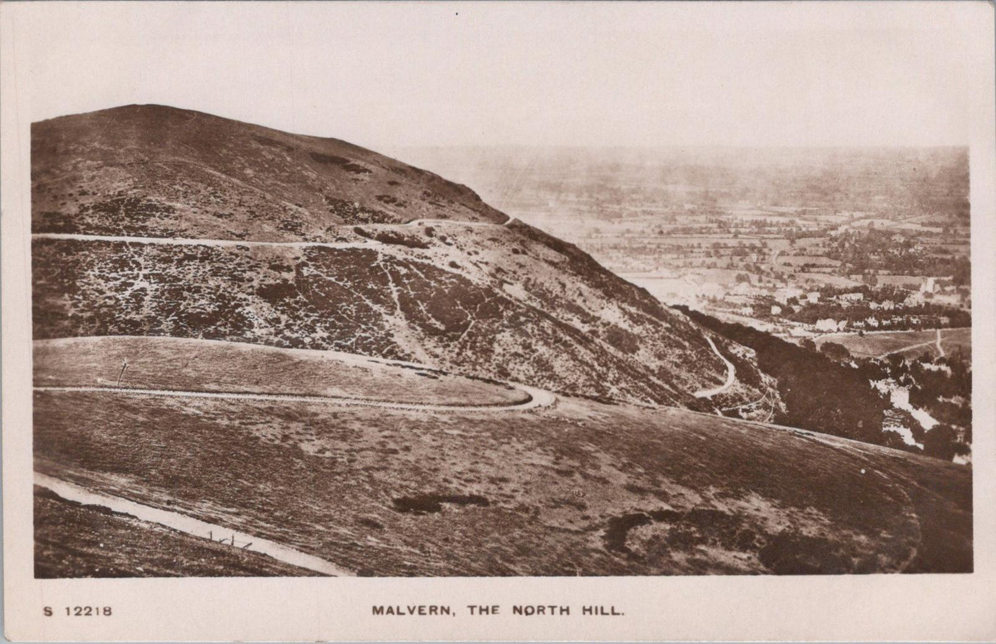 Worcestershire Postcard - Malvern, The North Hill   XT445
