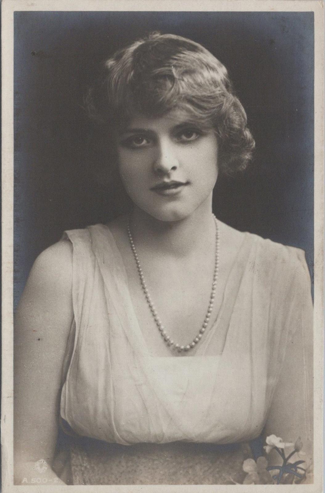 Theatrical Postcard - Miss Constance Worth, British Stage & Screen Actress XT894
