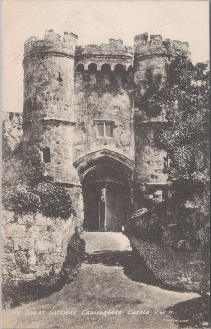Isle of Wight Postcard - Carisbrooke Castle, The Great Gateway   XT928