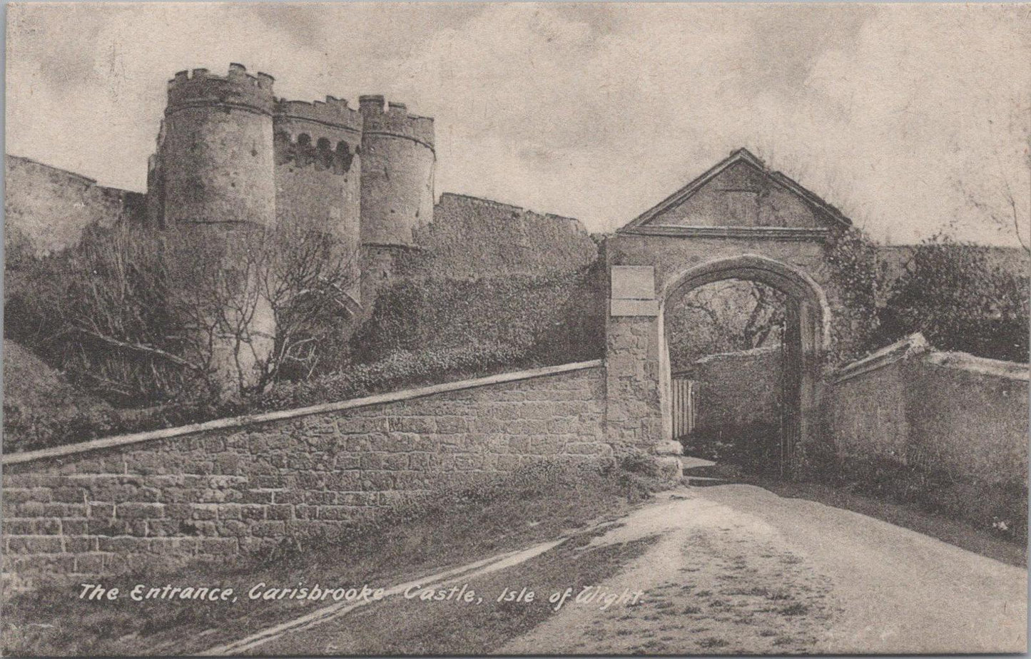 Isle of Wight Postcard - The Entrance, Carisbrooke Castle  XT930