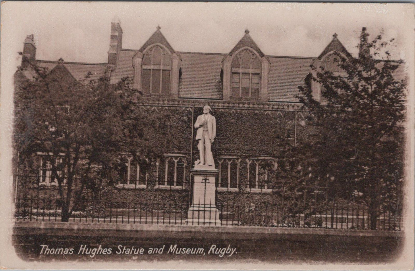 Warwickshire Postcard - Thomas Hughes Statue and Museum, Rugby  XT530