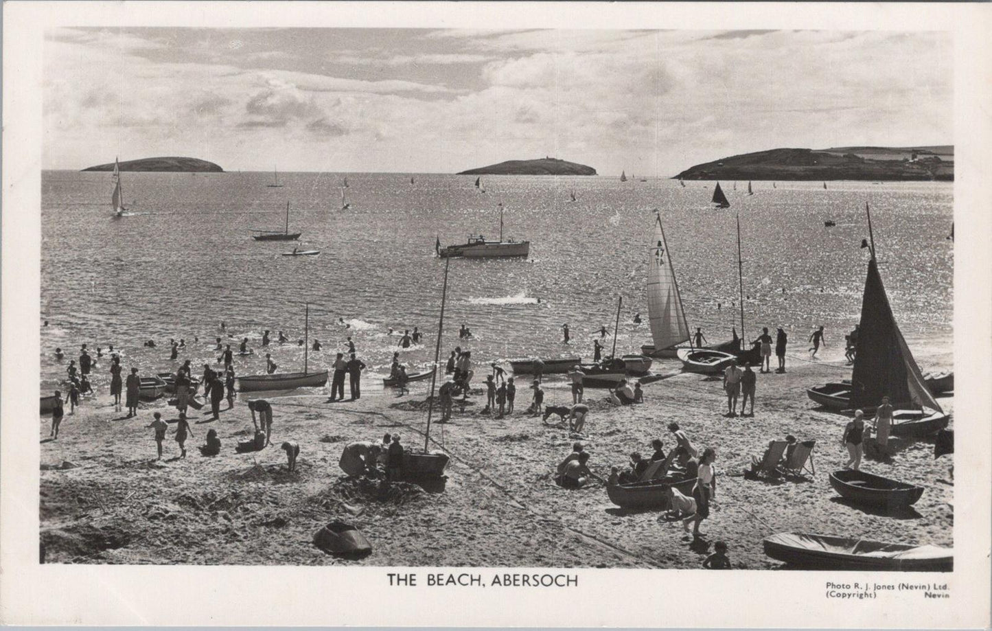 Wales Postcard - The Beach, Abersoch, Caernarvonshire  XT553