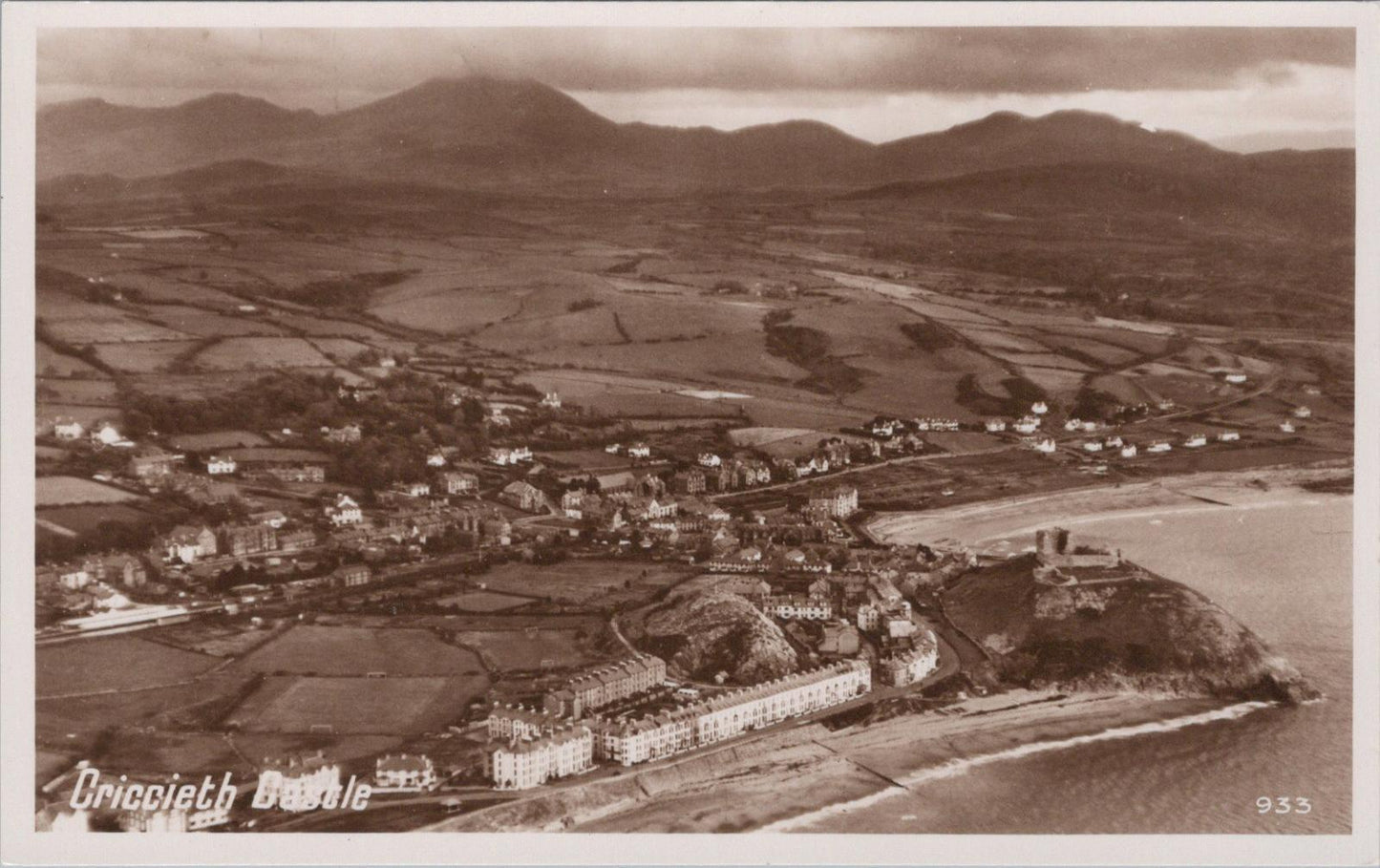 Wales Postcard - Criccieth Castle, Carnarvonshire   XT555