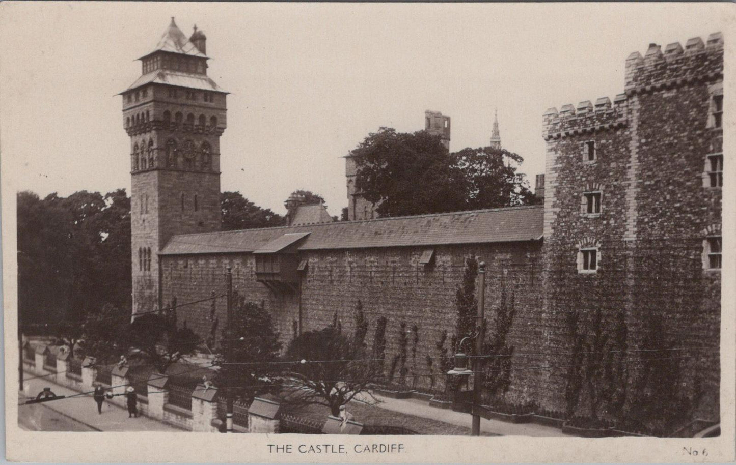 Wales Postcard - The Castle, Cardiff, Glamorgan    XT863