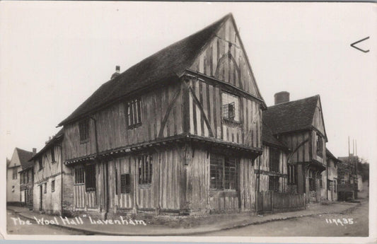 Suffolk Postcard - The Wool Hall in Lavenham. A 15th Century Building  XT884