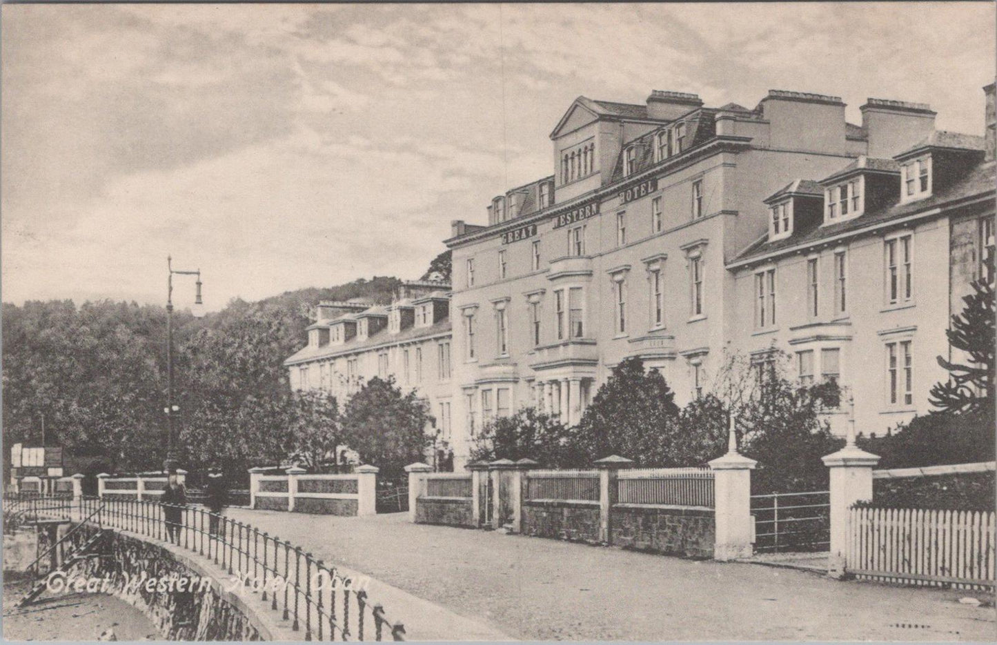 Scotland Postcard - Great Western Hotel, Oban, Argyllshire  XT313