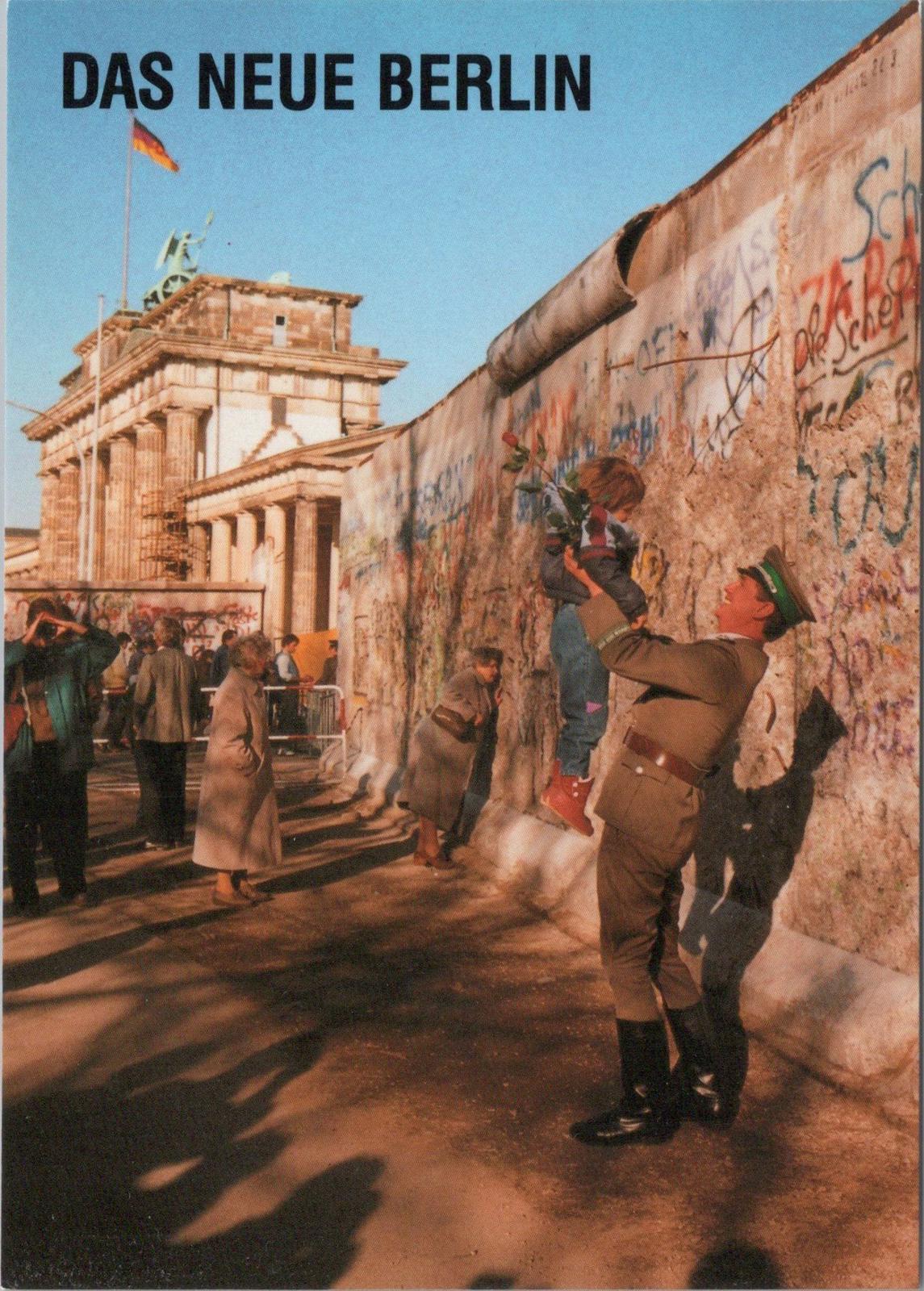 Germany Postcard: Berlin Am Brandenburger Tor, c.1980s XT1625
