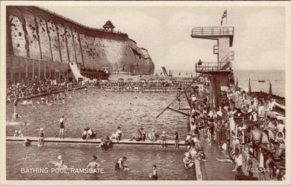 Kent Postcard: Ramsgate Main Sands Bathing Pool   XT1664