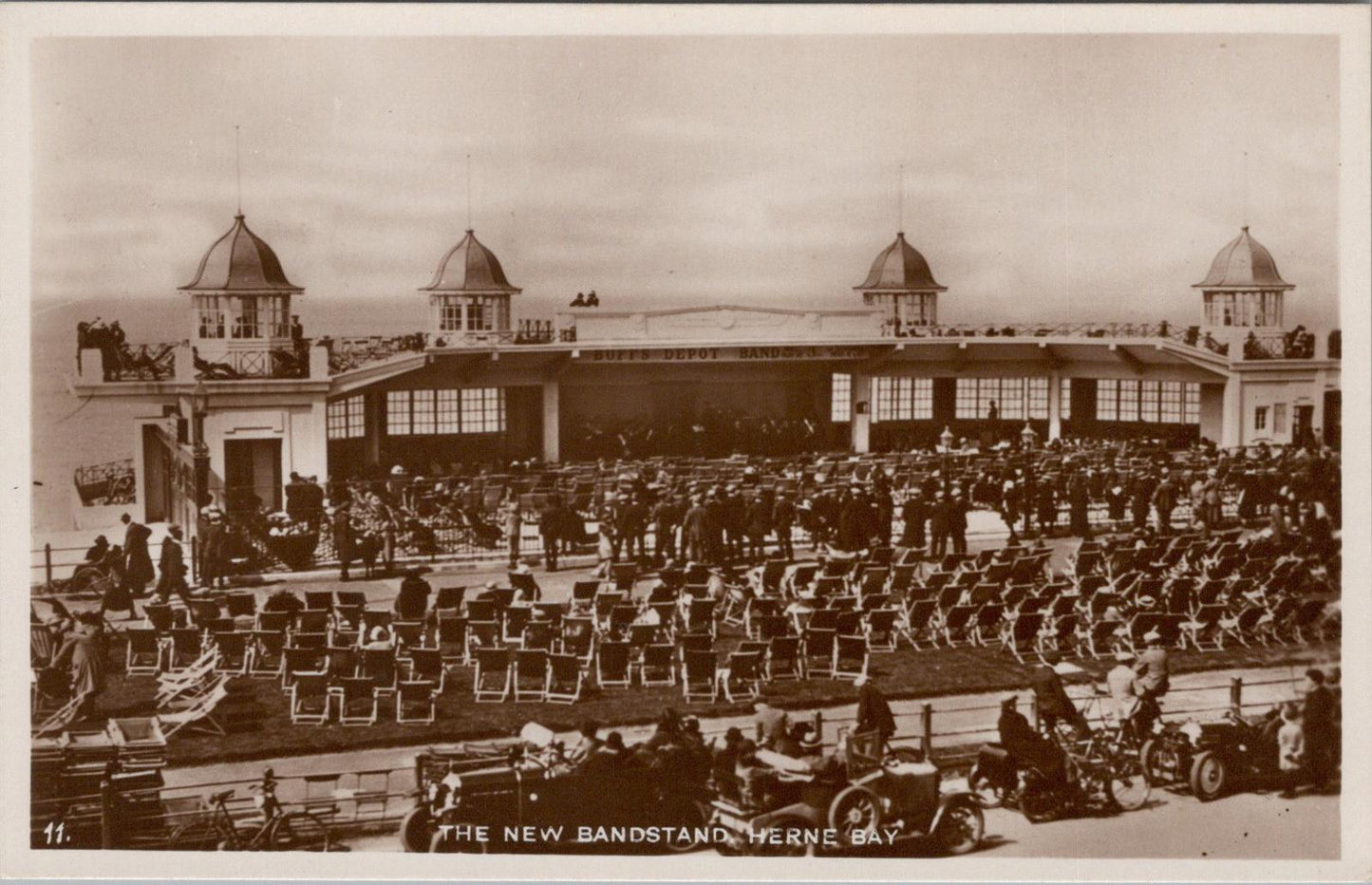 Kent Postcard: The New Bandstand, Herne Bay  XT1669