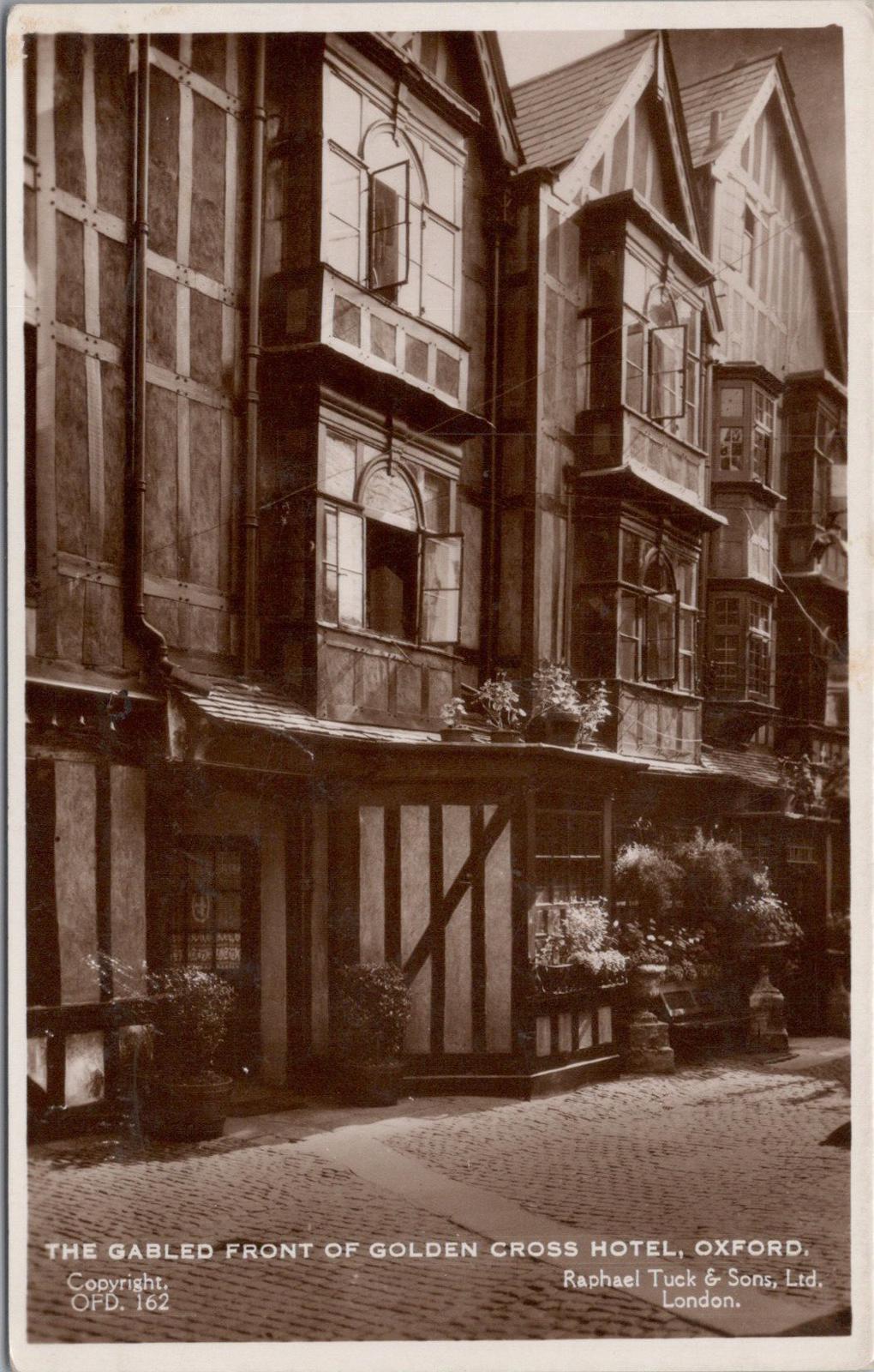 Oxfordshire Postcard: Gabled Front Of Golden Cross Hotel, Oxford  XT1707