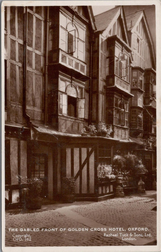 Oxfordshire Postcard: Gabled Front Of Golden Cross Hotel, Oxford  XT1707