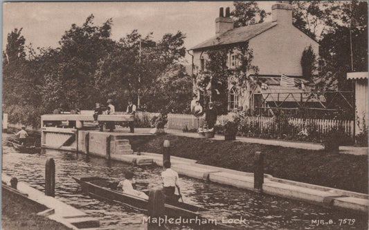 Berkshire Postcard: Mapledurham Lock, Lock-Keeper's Cottage XT1708