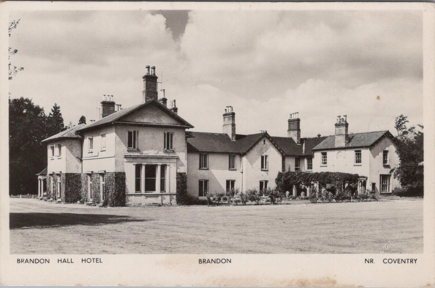 Warwickshire Postcard: Brandon Hall Hotel, Brandon, Real Photo, c.1950s XT1756