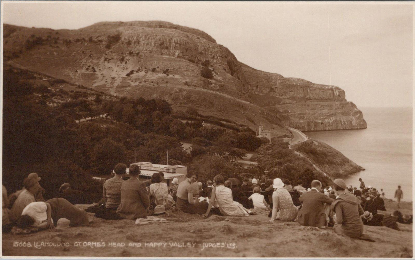 Wales Postcard:Great Orme's Head & Happy Valley,Llandudno,Caernarvonshire XT1762